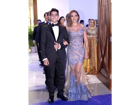 Glamorosa gala de la Escuela Internacional Sampedrana