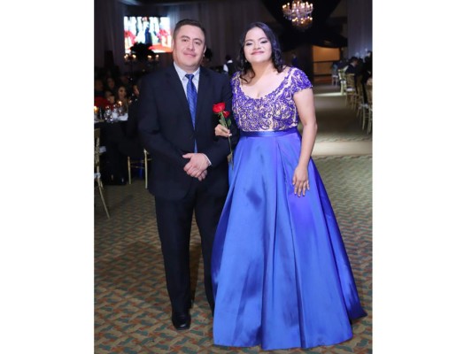 Desfile de padres e hijos de la International School