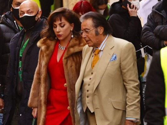 La familia Gucci ha manifestado sentirse decepcionada de esta producción pues revelará datos que han intentado mantener en privado y consideran que les están robando la identidad para obtener ganancias por la cinta.