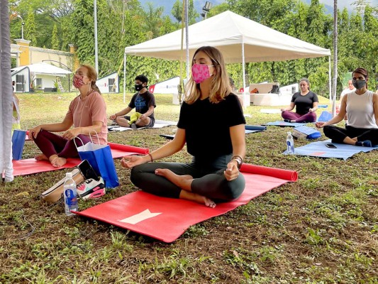 Brunch y Yoga by Olistik presentado por Michelob Ultra