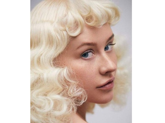 Christina Aguilera posa sin maquillaje