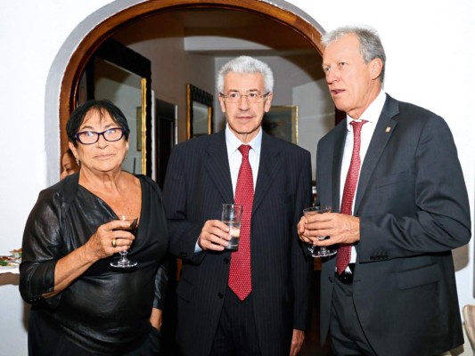 Coctel en residencia del embajador de Francia