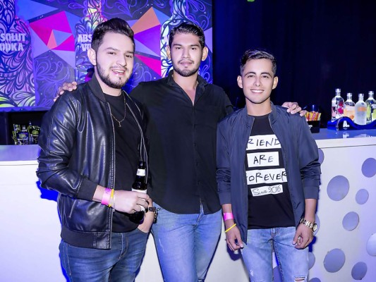 La Neón Djs Party una fiesta vibrante