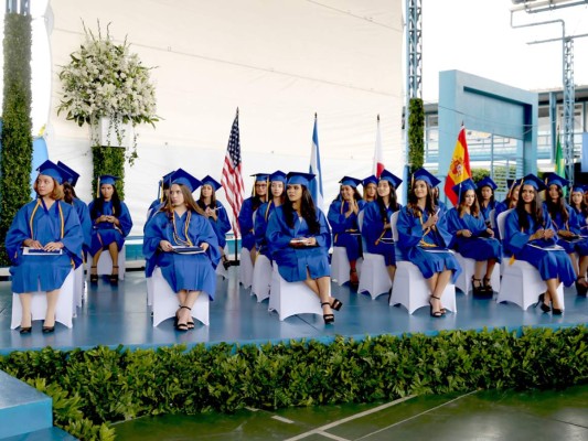 Entrega de títulos Macris School