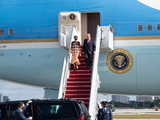 Trump retoma su vida de ciudadano común en su club Mar-a-Lago en Florida