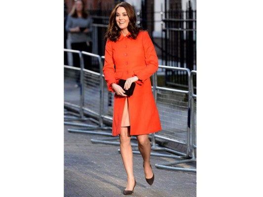 Kate Middleton visita niños de un Hospital en Londres