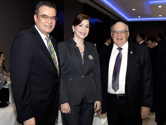 Club Rotario reconoce a destacados empresarios de C.A.  