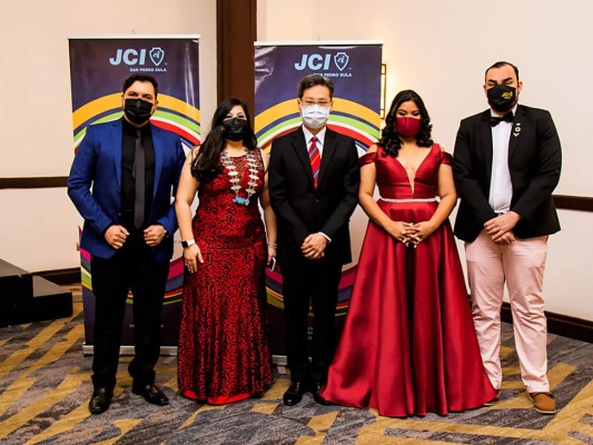 Juramentan nueva directiva de la Cámara Junior