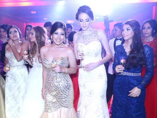 Mayan School celebra su prom al estilo los Oscar