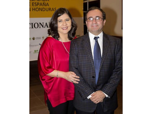 Elegante velada para celebrar la Fiesta Nacional de España  
