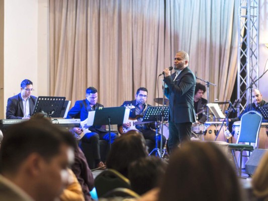 Hibriduz Jazz Big Band junto al Trompetista Venezolano Yturvides