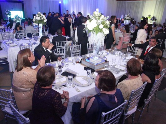 Boda de Mariela Girón y Luis Mario Hernández