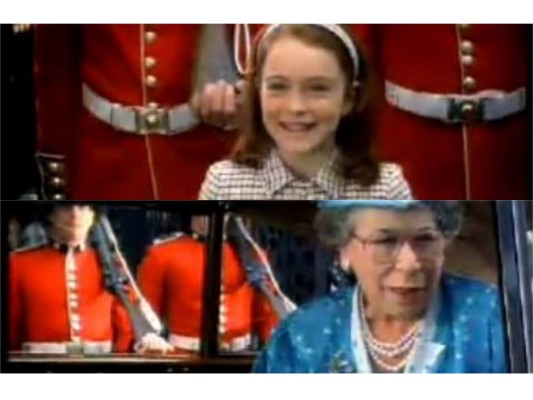 10. Annie conoció a la Reina Isabel, pero lastimosamente la escena fue eliminada