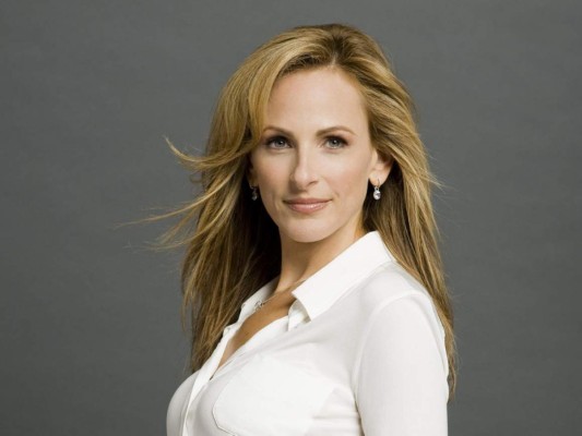 Marlee Matlin es otra actriz que se suma a la lista de los ganadores del Óscar por su primer papel en una película. En 1986 se llevó el galardón gracias a Hijos de un Dios menor.