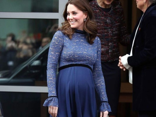Kate Middleton<br/>La duquesa trajo al mundo al tercer, cuarto y quinto heredero al trono. El palacio anunció su primer embarazo cuando Kate se encontraba hospitalizada por hiperemesis gravídica, es decir, nauseas intensas.<br/>