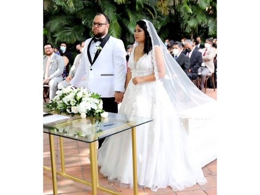 La boda de Javier García y Mónica Vásquez
