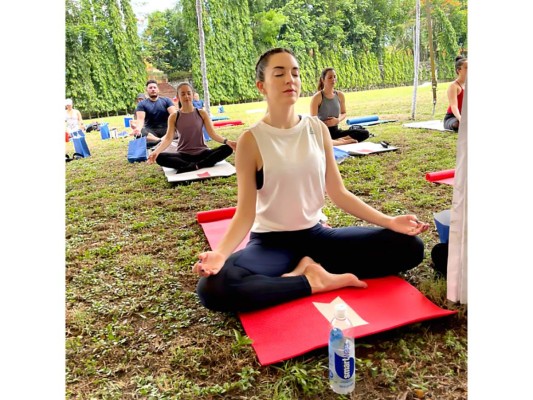 Brunch y Yoga by Olistik presentado por Michelob Ultra