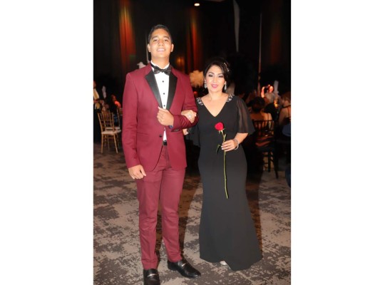 Los Seniors de la Dowal School 2019 celebran su Prom al estilo años 20s