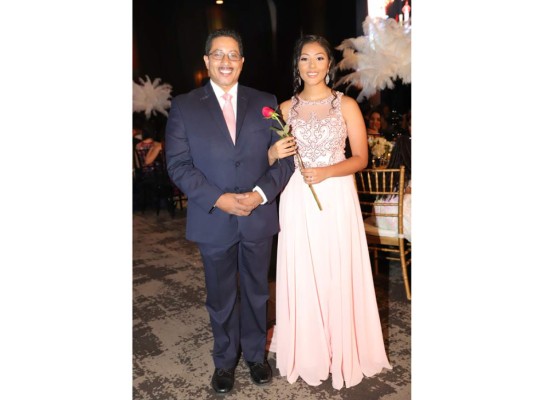 Los Seniors de la Dowal School 2019 celebran su Prom al estilo años 20s