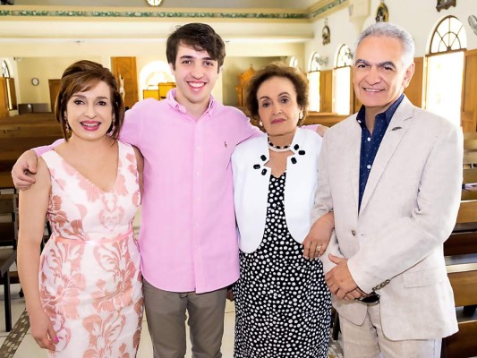 Fabián y Mateo Rodríguez reciben el sacramento del bautismo  