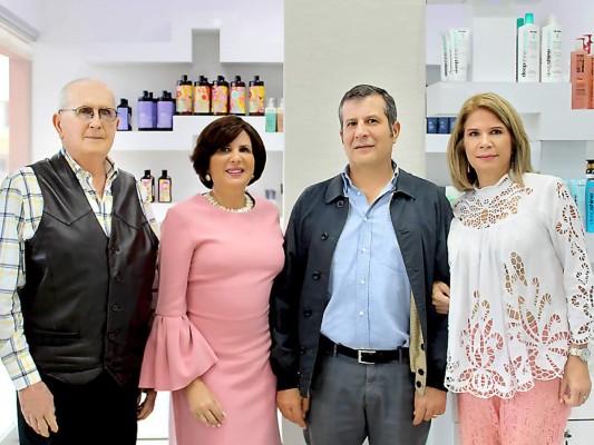 Bernard, Elzette, Bernard Ricardo y Paty Casanova durante la apertura de la tercera sala de belleza y spa Marco Aldany (fotos: cortesía Marco Aldany)