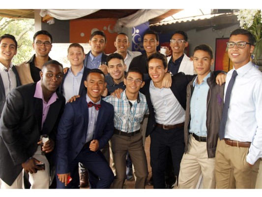 Emotivo senior breakfast de la International School