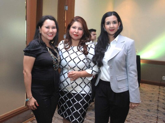 Isela García, Gracy Sabillón y Carmen Romero (foto: Armando Morales)