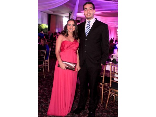 Stephanie Cordón y Fuad Hawit se casan  