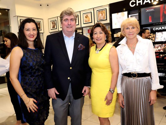 Inauguración de Danaé Perfumería