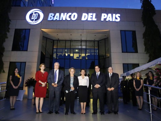 Brindis por Martha Susana Oviedo