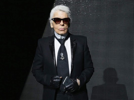 Los Gifs de Karl Lagerfeld que son tendencia