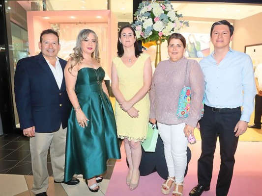 Tous apertura moderna tienda en San Pedro Sula