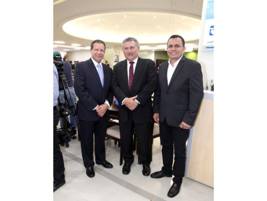 Grupo Unicomer inaugura moderna tienda La Curacao