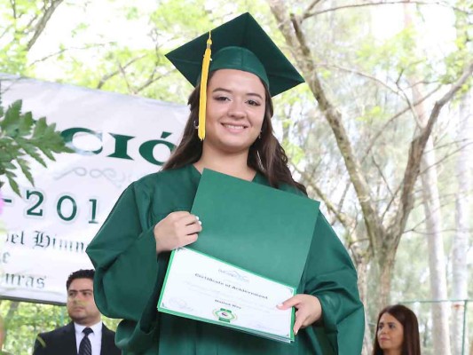 Graduación de la DelCampo International School