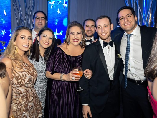 René Salem y Andrea Caraccioli, celebran por su amor