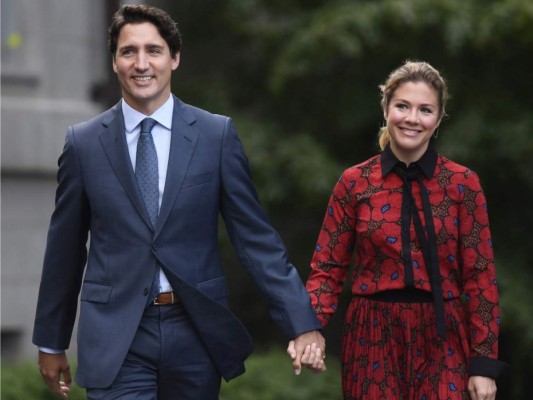 Sophie Trudeau<br/><br/>La esposa del primer ministro canadiense también dio positivo para el coronavirus, así lo informó la oficina de Trudeau en un comunicado. Justamente una semana antes, Sophie Trudeau había acudido a un evento en Londres en el que coincidió con el también contagiado, Idris Elba.