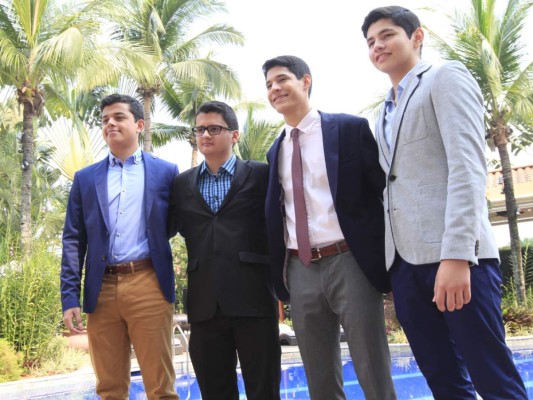 Alegre desayuno de los seniors del Instituto Valle de Sula