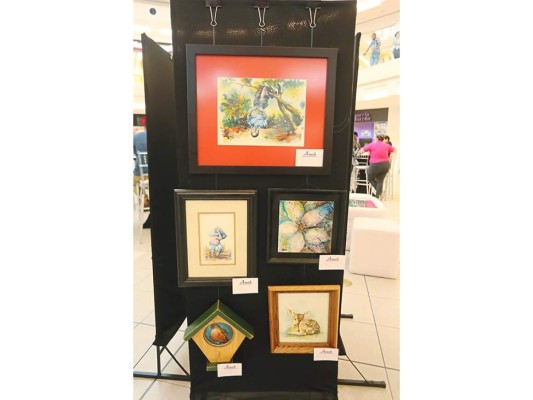 Exposición artística y pintura en vivo en Mall Multiplaza   