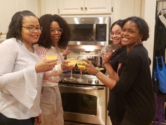 Oprah pasó el Día de Acción de Gracias en Milwaukee. Cocinó junto a sus sobrinas.