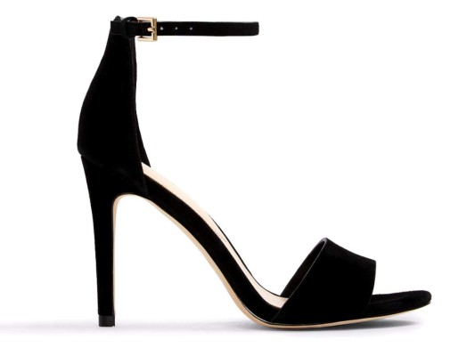 23. Forever glam. Sandalias high-heel con pulsera en el tobillo para complementar a la perfección un fashion forward look by Aldo