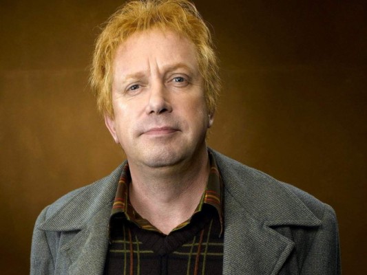 Ser buen padre lo salvó<br/>J.K Rowling aseguró que en un momento consideró matar a Arthur Weasley después de que éste es atacado por Nagini en The Order of the Phoenix, sin embargo, consideró que al ser el único “buen padre” de toda la serie, merecía vivir.<br/><br/>