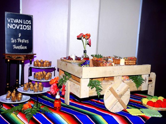 Mexican party para Elías Handal y Caroll Perelló