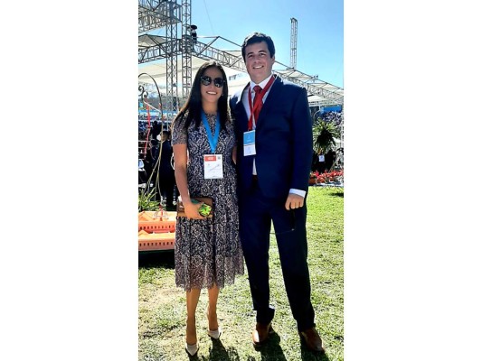 Karen Vilorio y Daniel Hennessey