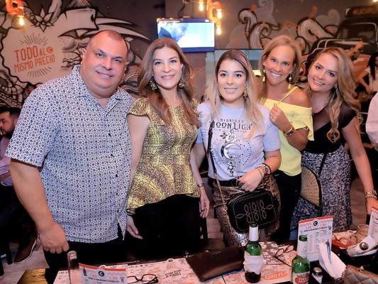 Alegre velada en Cervecería Chapultepec