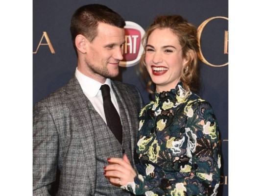 4. Después vinieron más proyectos como la versión cinematográfica de “Orgullo y prejuicio y zombis”, donde conoció a Matt Smith, quien da vida al Príncipe Felipe en “The Crown”, y se convirtió en su novio por cinco años.<br/><br/>