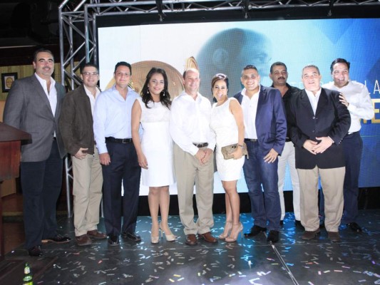 Alegre despedida para Boyce Lloyd  