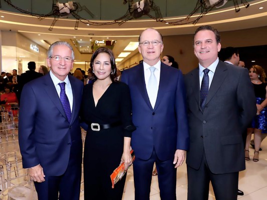 Ricardo y Melissa Maduro, Ricardo, Alberto Poma