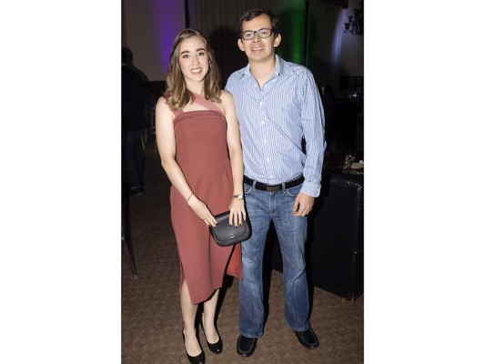 Laura Rodríguez y George Henriquez.