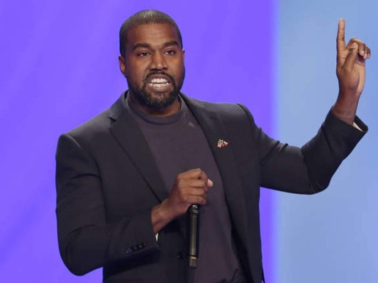 Kanye West <br/>West brinda ayuda a través de las organizaciones que proporcionarán comidas a personas afectadas por el coronavirus y a los desamparados.