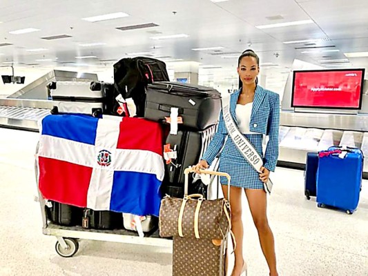 Kimberly Jiménez, Miss República Dominicana. Ella está trabajando para obtener una doble licenciatura en ciencias forenses y administración de empresas, mientras que también trabaja como modelo y actriz de teatro. Como Miss República Dominicana Universo 2020, es una de las cinco delegadas afrolatinas que han tenido el honor de ser coronadas Miss Universo República Dominicana.
